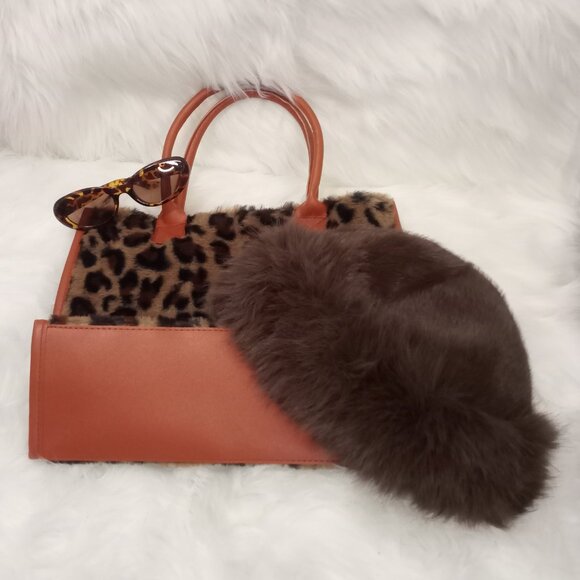 🐆 Leopard Print Fuzzy Purse, Furry Hat & Trendy Sunglasses | Chic Winter Set - Picture 2 of 10